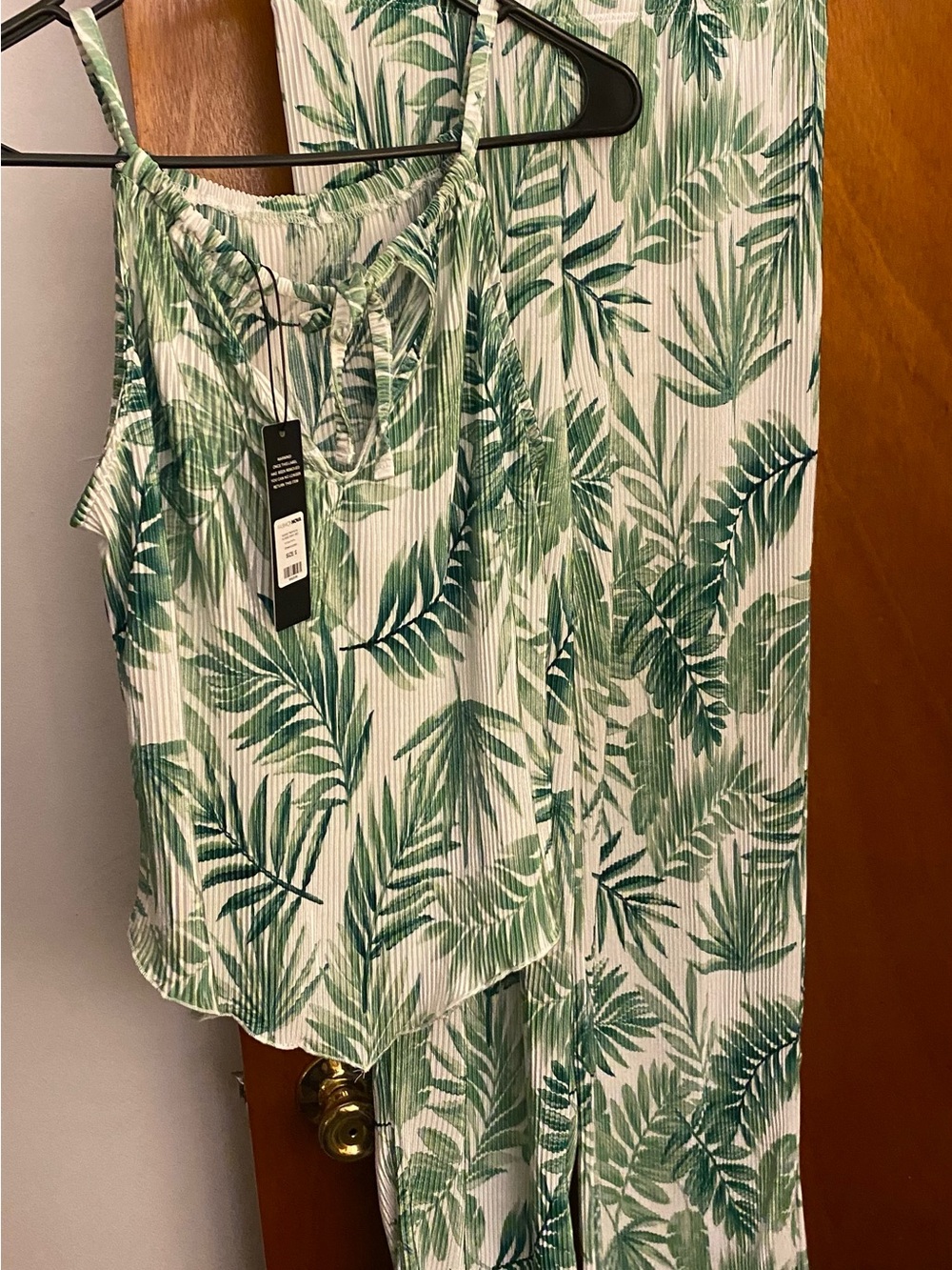 Fashion Nova Green Tropical Leaf Pleated Two-Piece Set